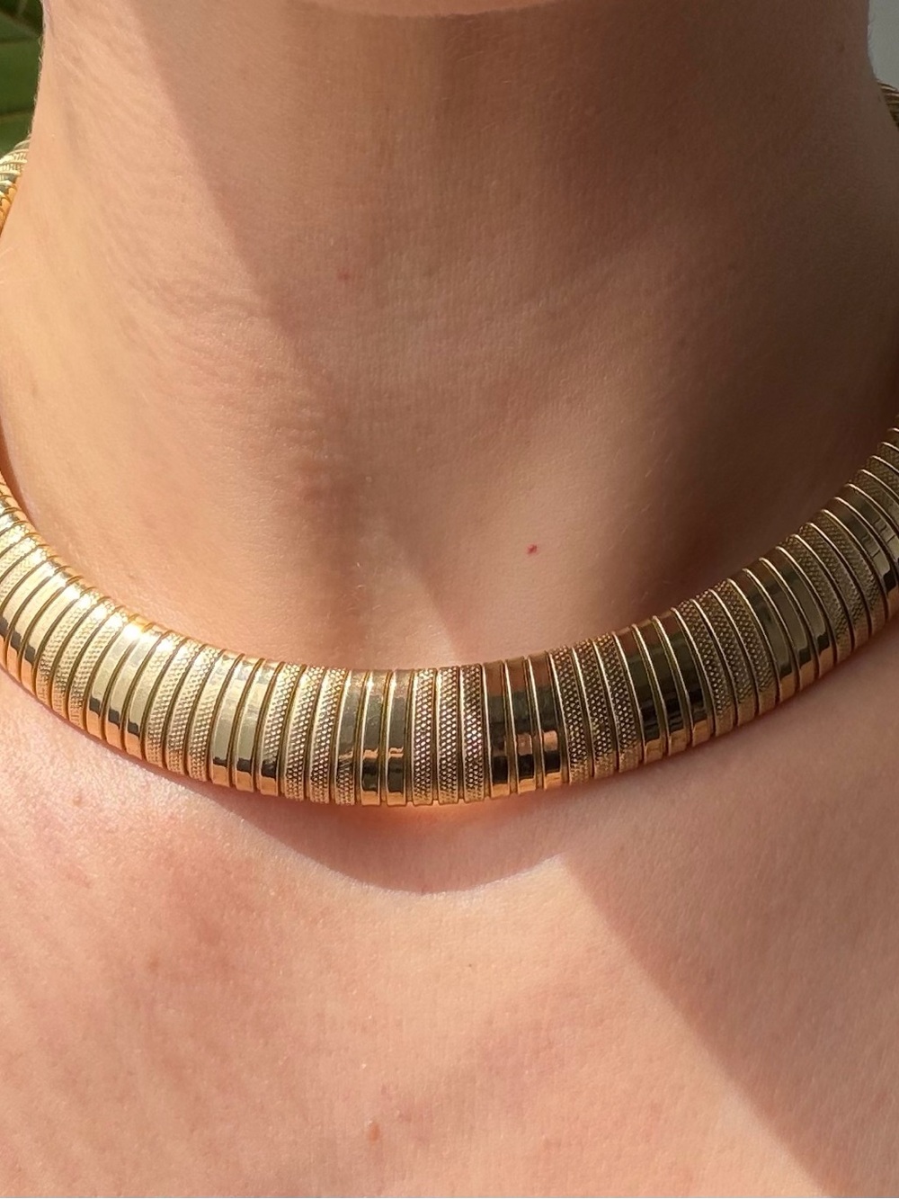 Gold Ribbed Collar Necklace - Women Jewelry